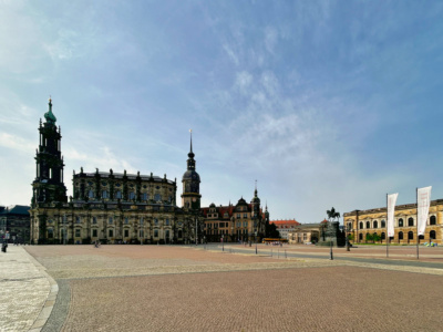 Katholische Hofkirche am Theaterplatz